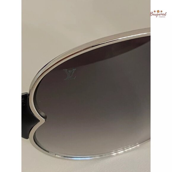 Authentic LOUIS VUITTON Silvertone Metal Frame Daisy Sunglasses - Z0261U - Picture 2 of 14